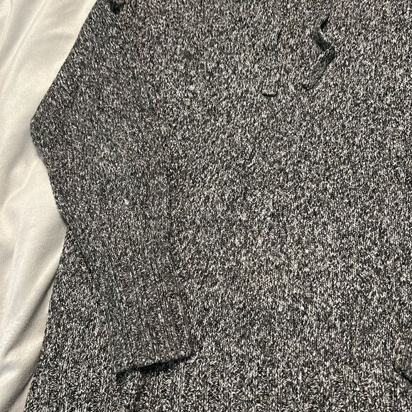 Thick Sweater  - Picture 3 of 6